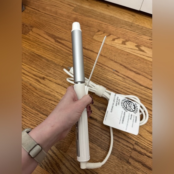 Bioionic Stylewinder 1” rotating curling iron - Picture 4 of 5